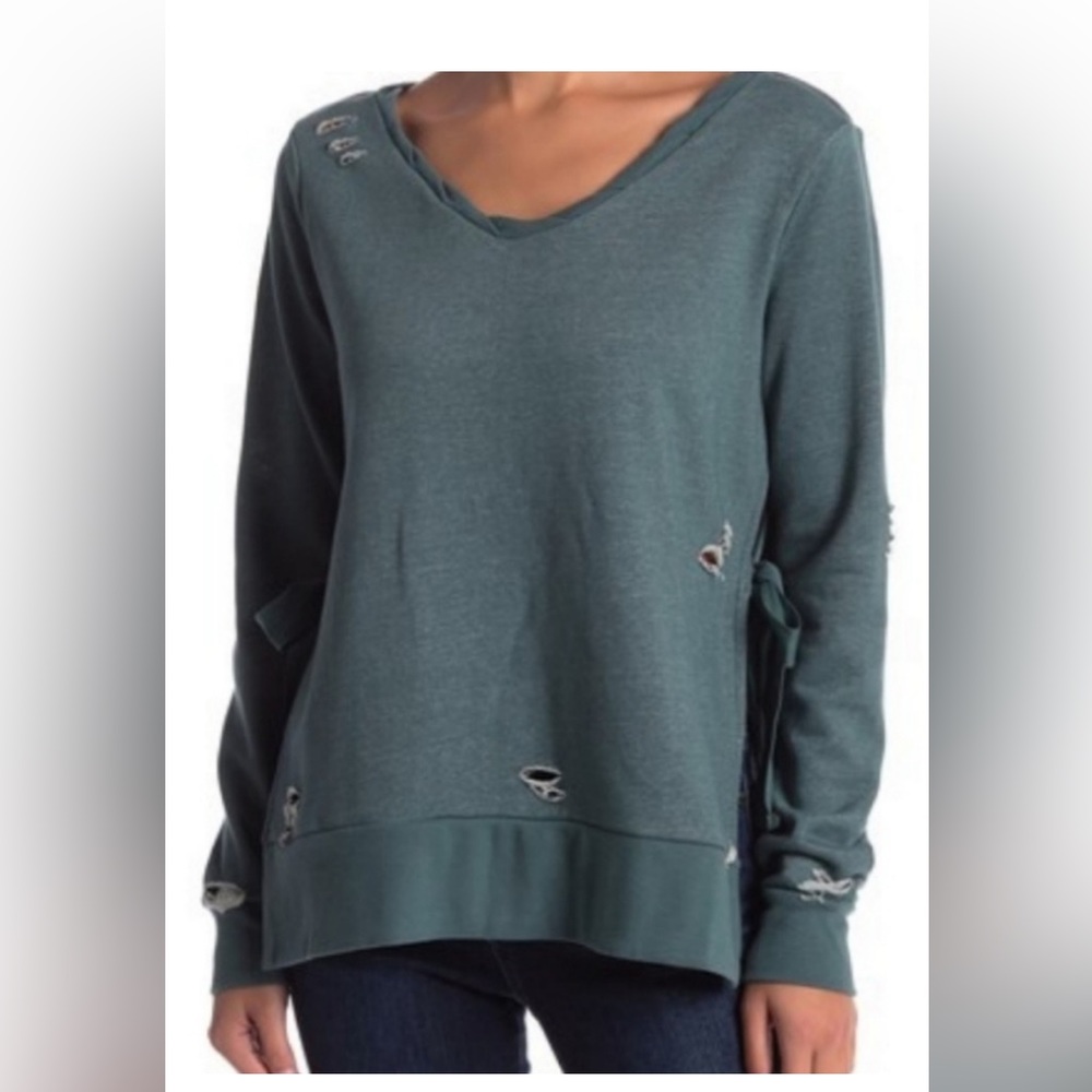 Romeo + Juliet Couture Gray Distressed Side Tie Top Size Large